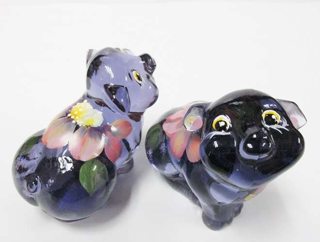 05220ZA Solid Glass Pig Figurine<br>Fenton Violet Art Glass<b> Stacy Williams Design<br>(Click on picture for full details)<b